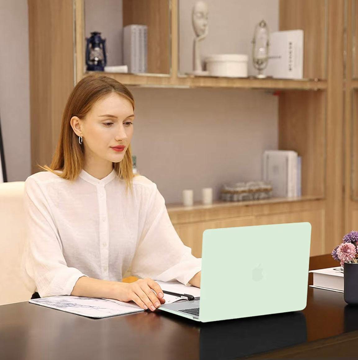 MOSISO - Cobertor rígida de plástico, cubierta de teclado, protector de pantalla y bolsa de almacenamiento para MacBook Pro 13 pulgadas/33 cm